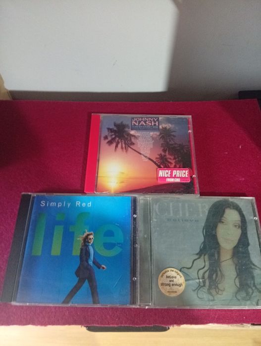 Conjunto de CDs varios