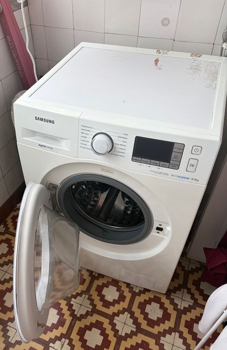 Apartamento totalmente mobilado e equipado – possibilidade de venda em conjunto ou por divisões