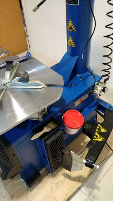 Máquina montar/desmontar pneus 24"
