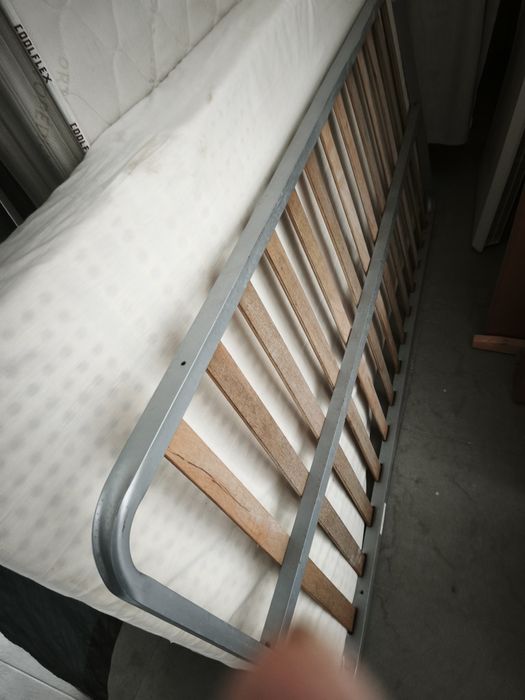 cama em cerejeira
