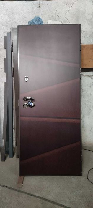 Вхідні двері в квартиру + металеві двері • Двери металлические