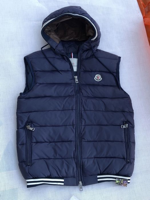 Жилетка  Moncler Розмір M сток Англія