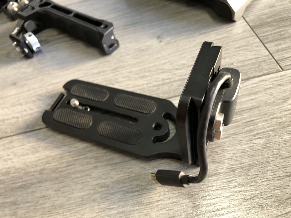 Smallrig - zestaw mocowań i akcesoriów.