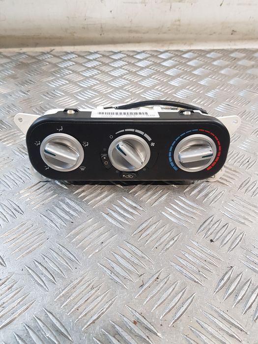 Panel Nawiewu Klimatyzacji P55111844Ah Pt Cruiser Lift 05R-