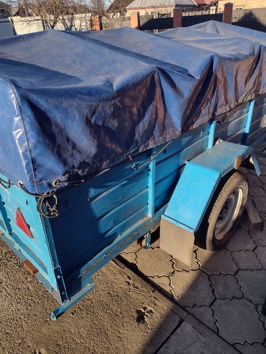 Легковий причіп.