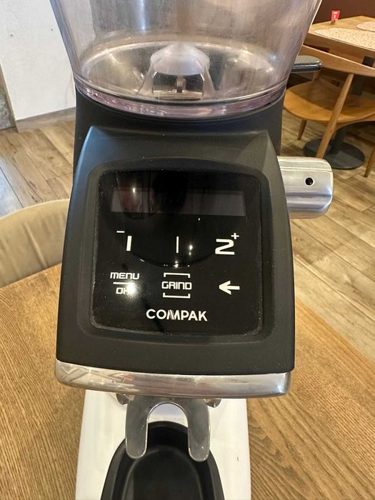 Moinho de Café Compak F8