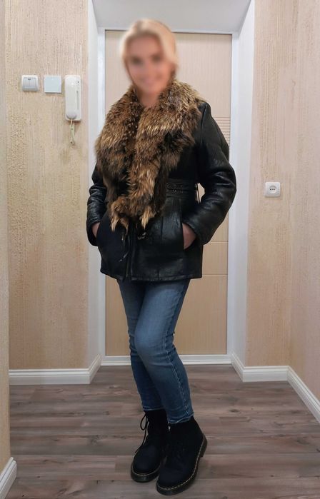 Стильная кожаная дублёнка, в идеальном состоянии, почти не носила.