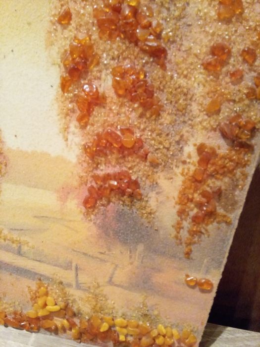 Продам картину с отделкой янтаря