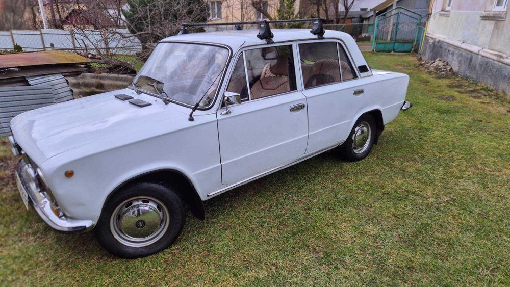 Автомобіль ВА32101