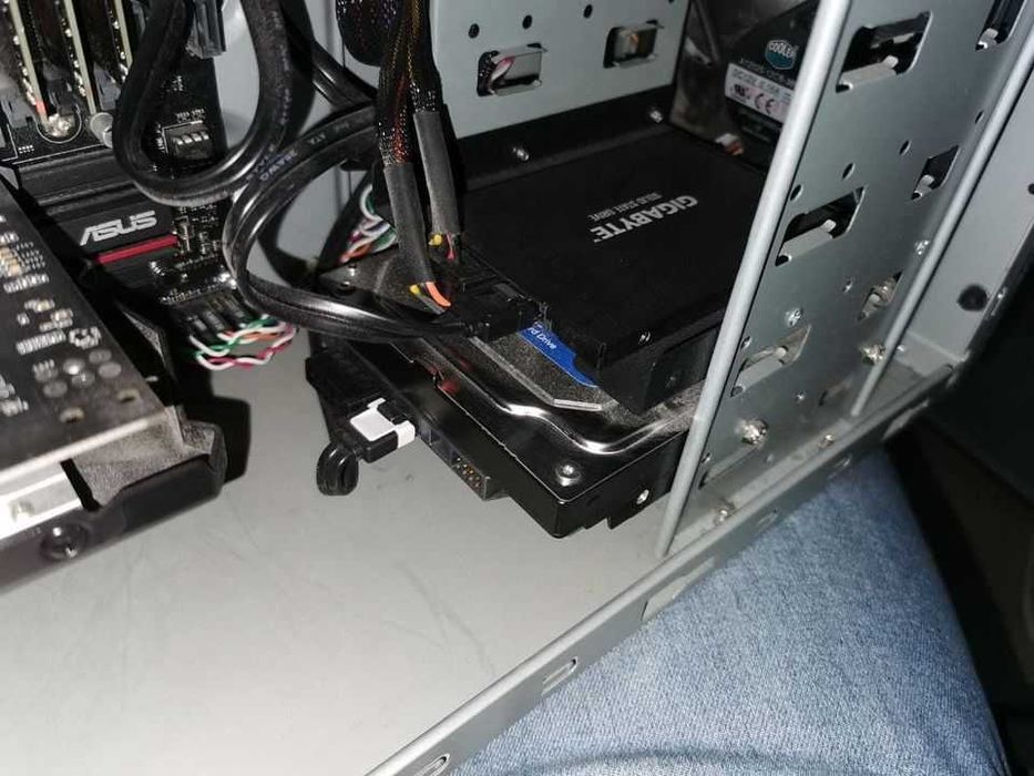 Torre de computador c/ windows 10