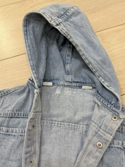 Джинсова куртка Zara (86 р)з капюшоном