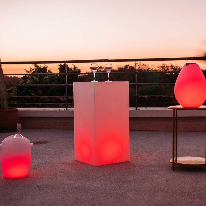 Mobiliario led bares e mesas