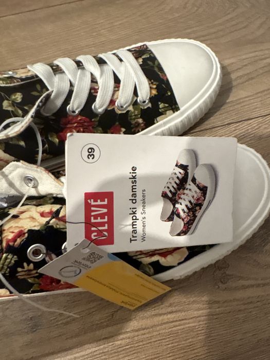 Sprzedam Nowe Trampki