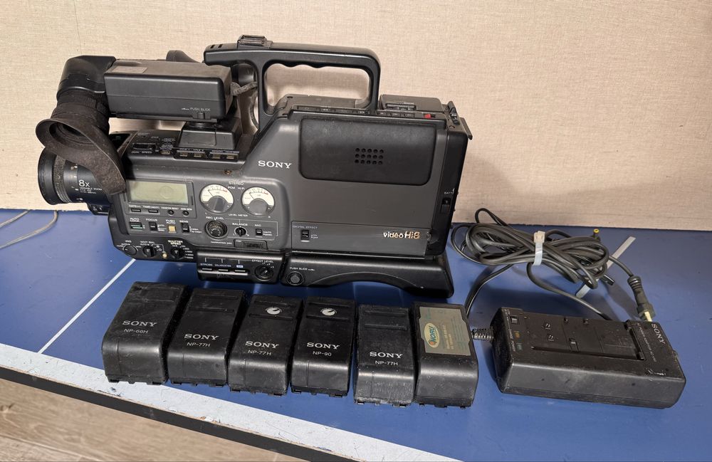 Sony HI 8 Pro Video Camera
