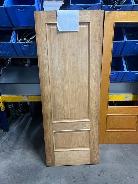 Vendo portas novas em Carvalho, com várias medidas, sem aduelas