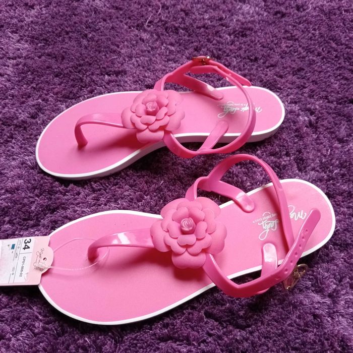 Buty dziewczęce sandały r.34 nowe