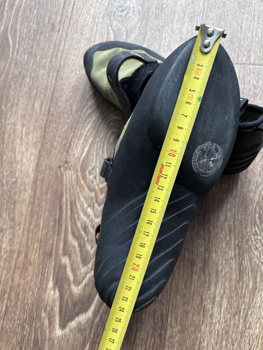 Скельні туфлі (скельники)