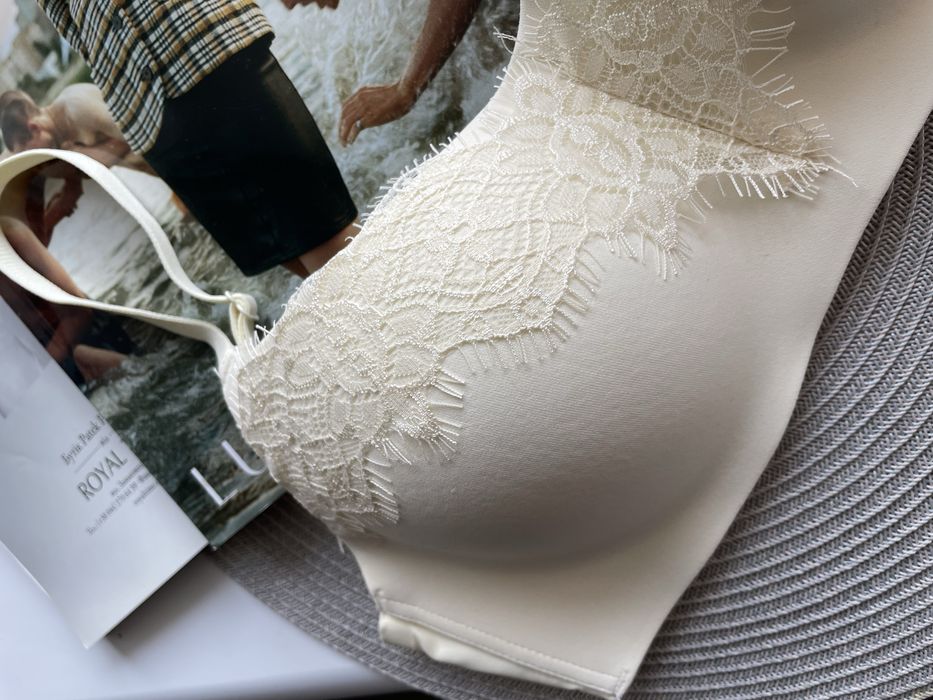 Безшовний анатомічний бюстгальтер