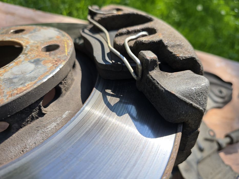 Audi A4 B6 zaciski hamulcowe 312mm cały zestaw