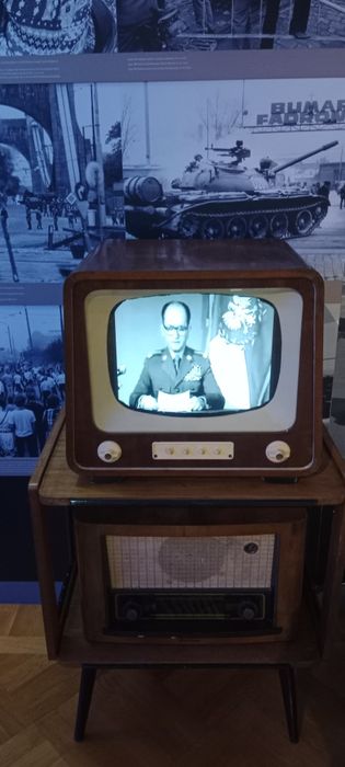 Telewizor retro Szmaragd