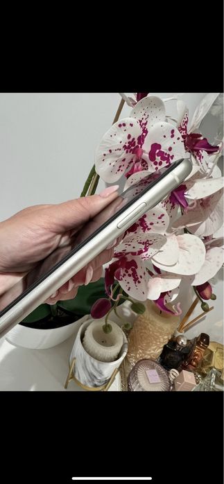 iPhone 11 64GB biały