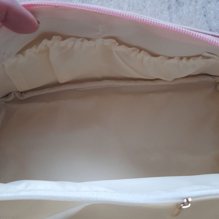 Organizer na kosmetyki.