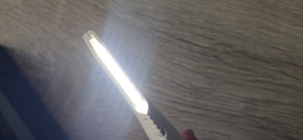 Urządzenie do pielęgnacji twarzy LED trymer