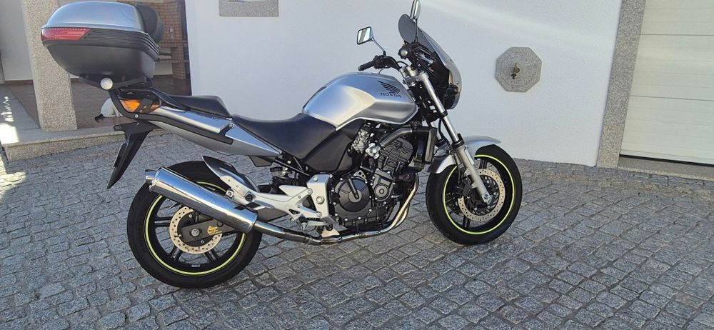 Vende-se Honda CBF 600