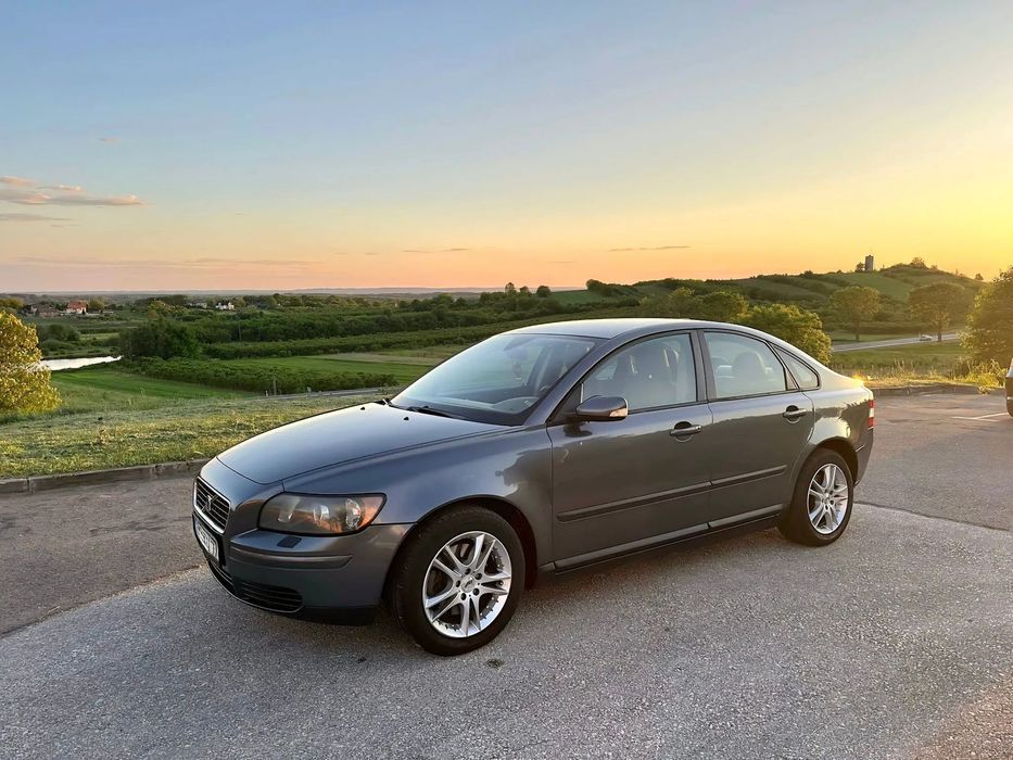 Volvo S40 VOLVO S40 2.0D 136KM 2005R