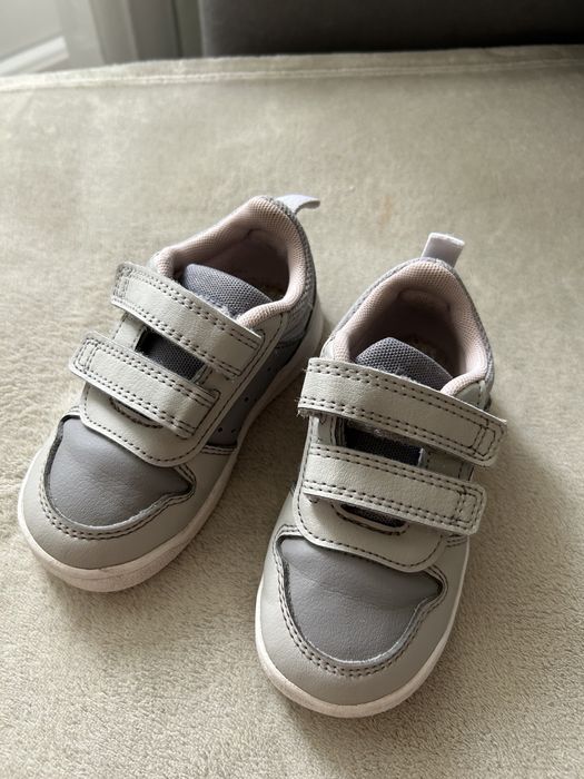 Кросівки adidas, 22 розмір