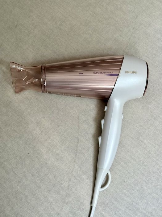 Фен Philips DryCare Prestige HP8281