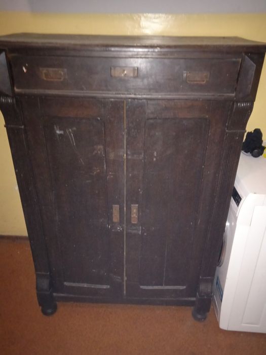 Sprzedam stara szafke. Transport we własnym zakresie