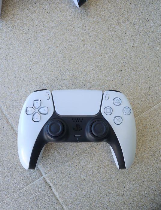 Ps5 Slim 1TB + 2 Dualsenses + Headphones Razer