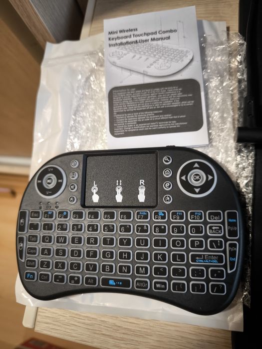 Mini bezprzewodowa klawiatura i8 2.4G, podświetlenie