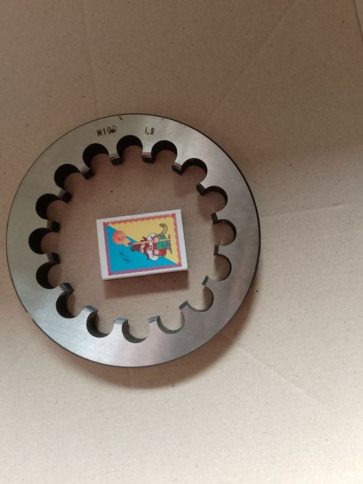 Плашка М 100 х 1,5