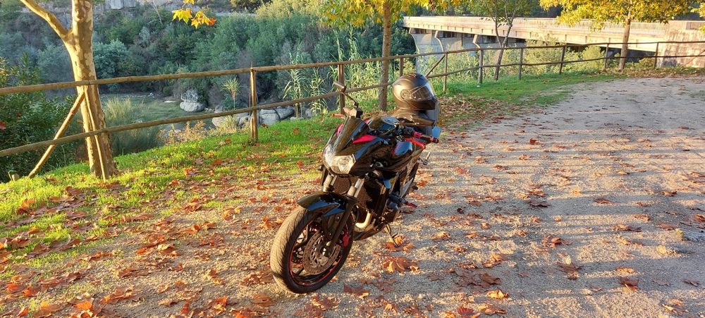 Kawasaki Z750 – Totalmente Renovada e Personalizada com Extras