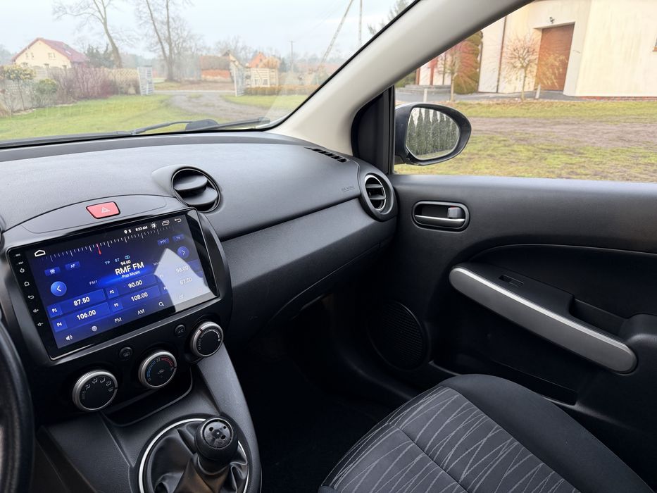 Mazda 2 lift Niski Przebieg Zadbana Nawigacja