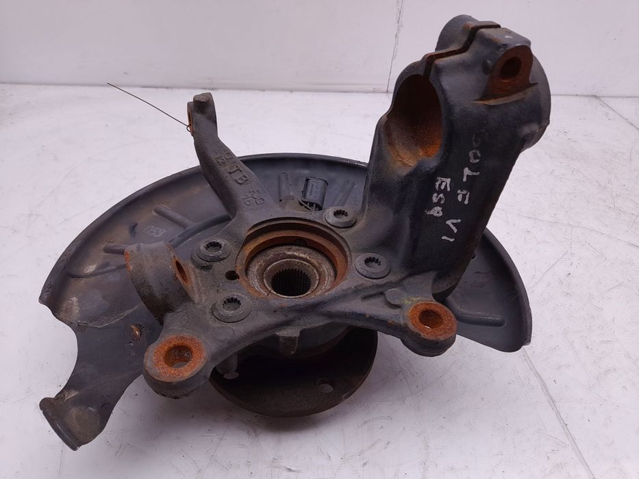 Manga de eixo frente esquerda VOLKSWAGEN Golf VI (5K1)