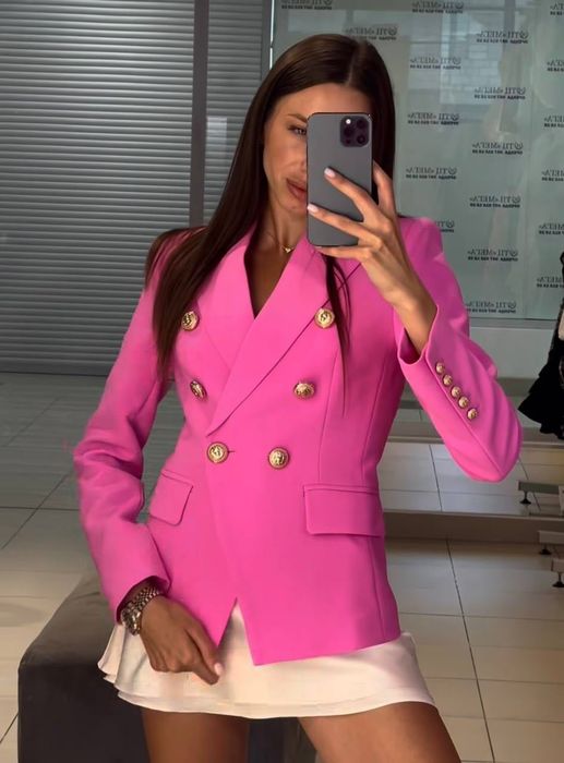 Неймовірний костюм класичний , піджак+юбка  BALMAIN,розмір  M, Новий