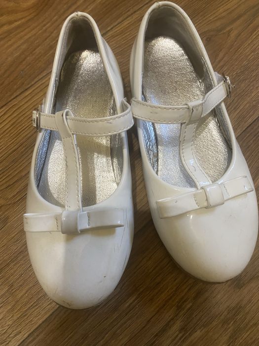 Туфлі лакові для дівчинки