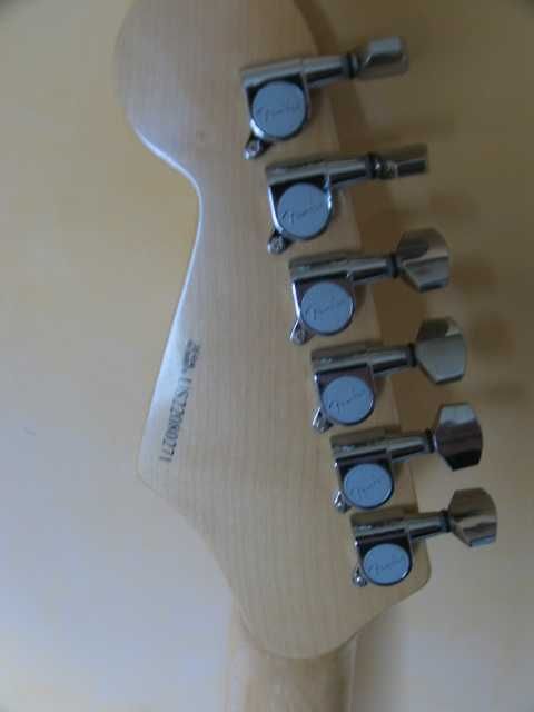 Gitara elektryczna by Fender Mustang Sq. nowa po regulacji