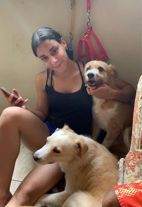 Cuidadora de Pets496882782883686403