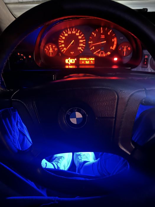 BMW E39.