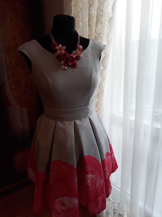 Elegancka sukienka rozmiar 36