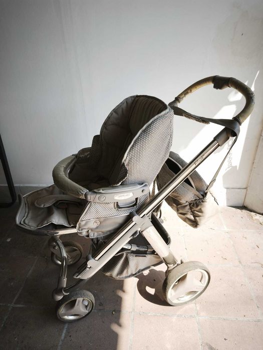 Cadeira com carro bebe