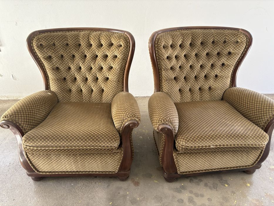 Sofa + 2 poltronas.