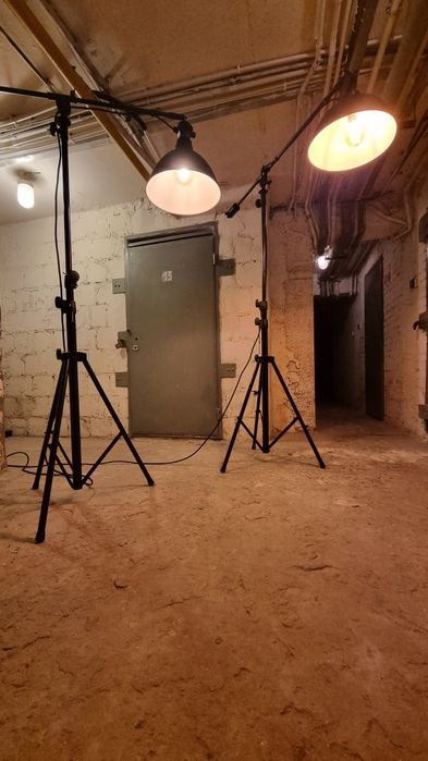 Oświetlenie 2 x lampa loft retro + statyw - klub, studio, bar, biuro