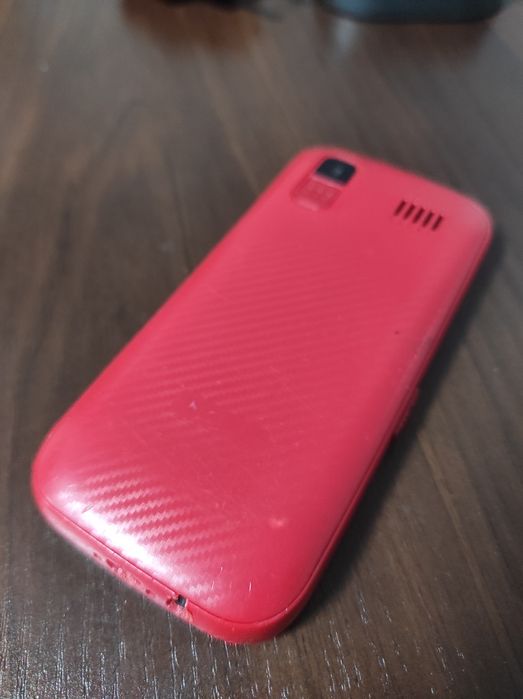 Продам кнопочный телефон