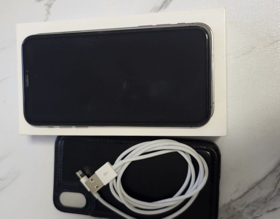 Телефон IPhone XS