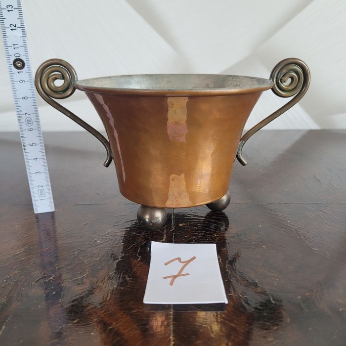 Вінтажні мідні кашпо. Європа.